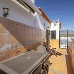 Junto A La Piscina דירה